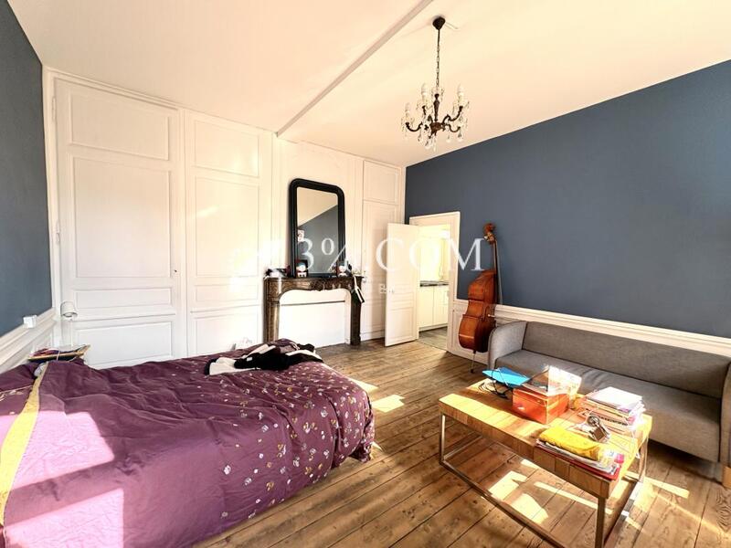 Maison - 330 m² - 14 pièces