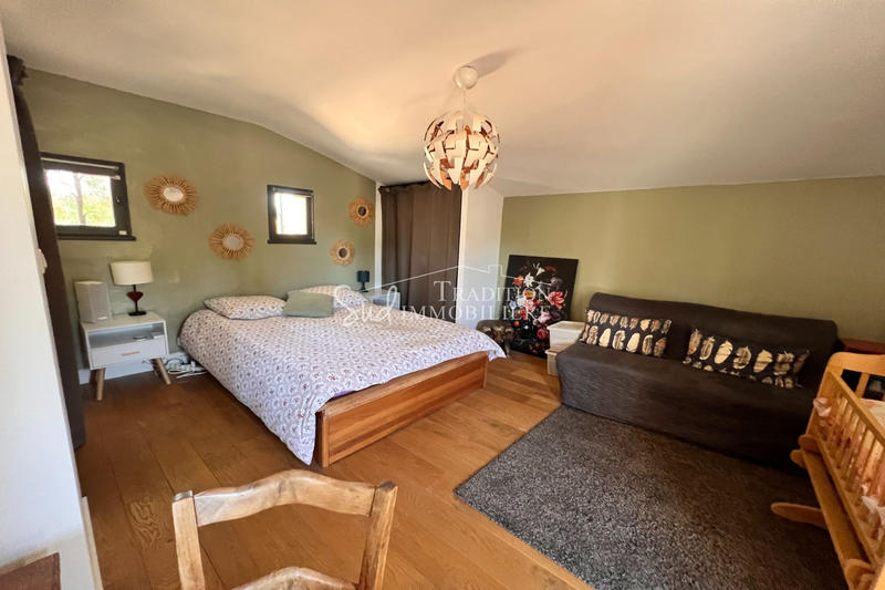 Maison - 210 m² - 8 pièces