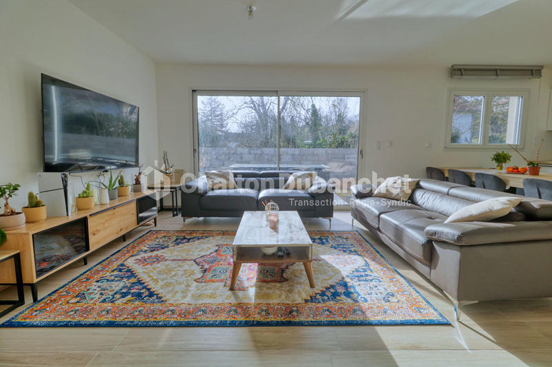 Maison - 90 m² - 4 pièces