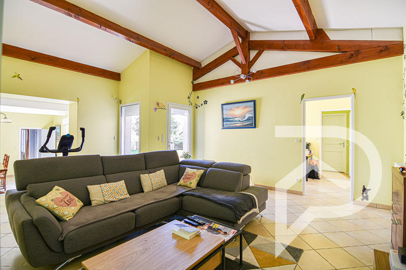 Maison - 187 m² - 11 pièces