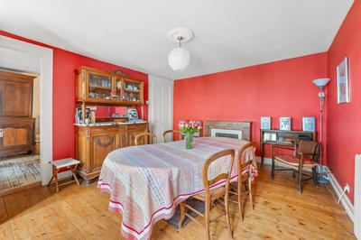 Maison - 243 m² - 10 pièces