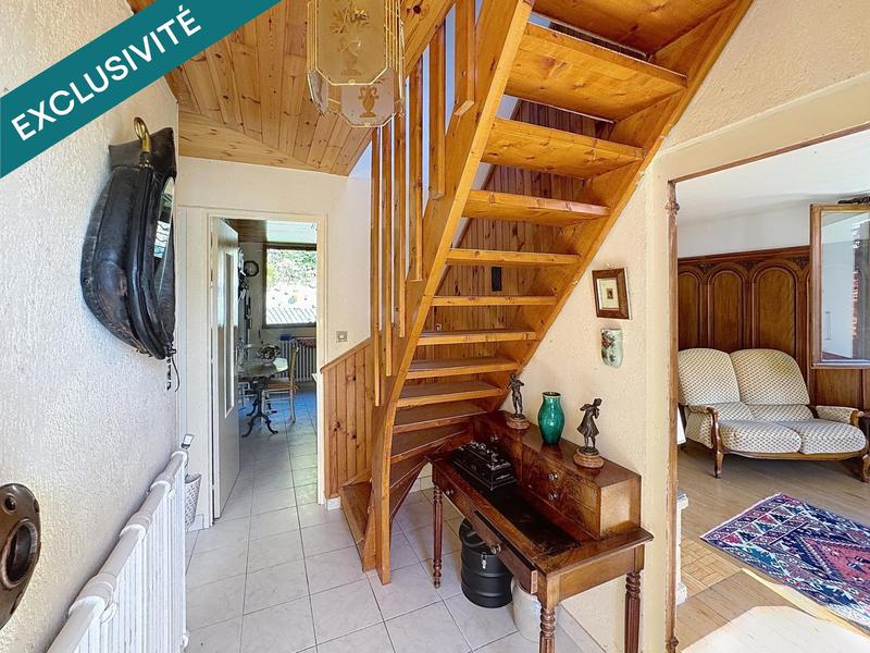 Maison - 221 m² - 8 pièces