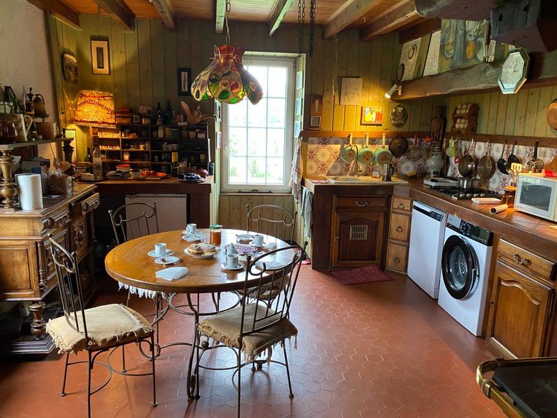 Maison - 335 m² - 10 pièces