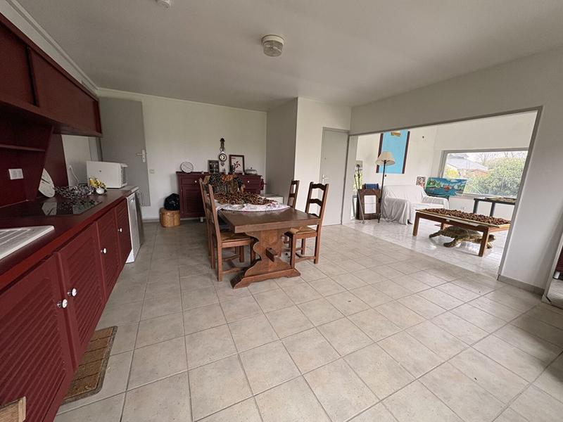 Maison - 240 m² - 5 pièces