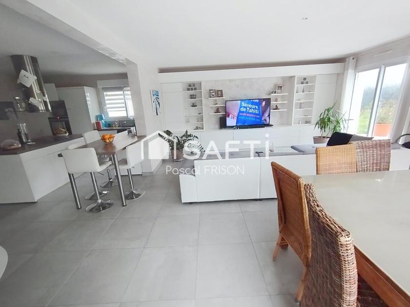 Maison - 196 m² - 7 pièces