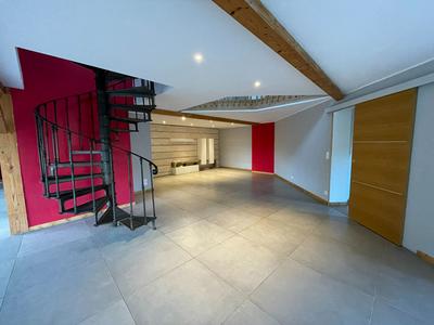 Maison - 208 m² - 5 pièces
