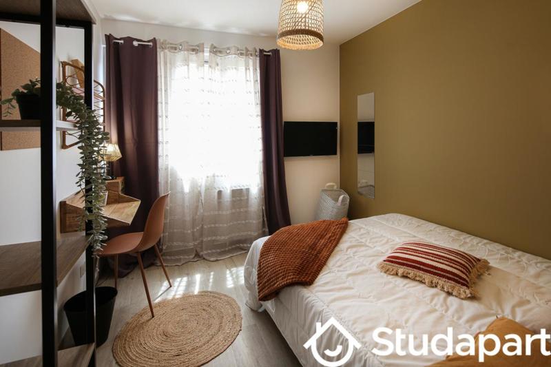 Chambre - 11 m² - 1 pièce