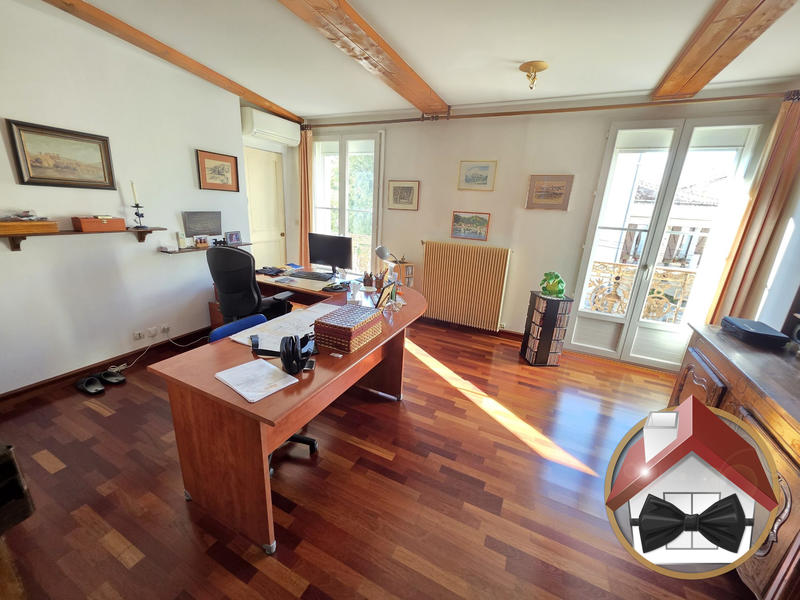 Appartement - 243 m² - 6 pièces