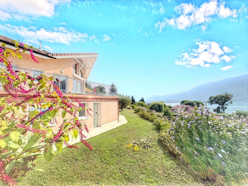 Maison - 253 m² - 9 pièces