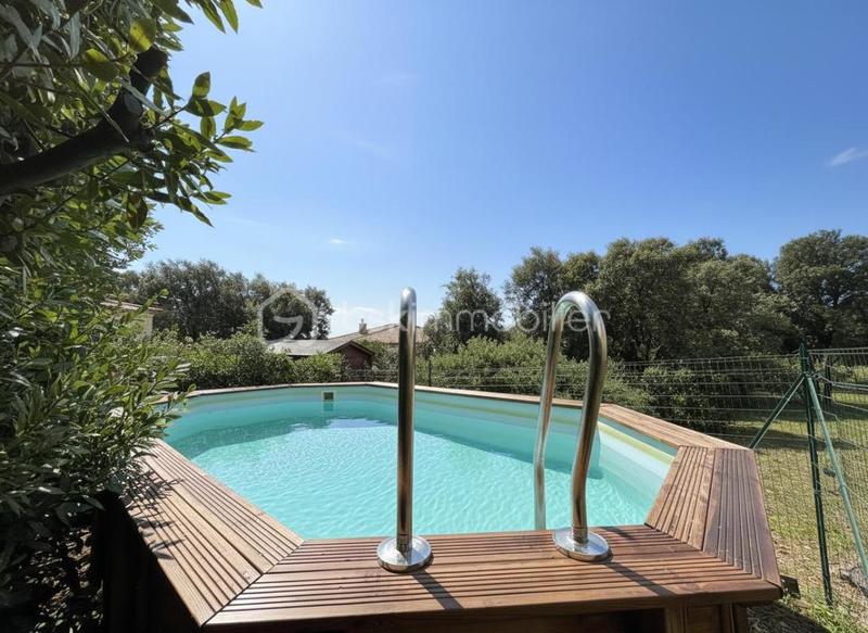 Maison traditionnelle - 94 m² - 4 pièces