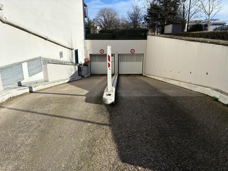 Parking / Garage - 12 m²