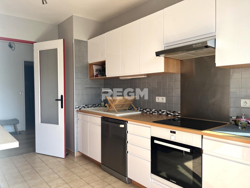 Appartement - 92 m² - 5 pièces