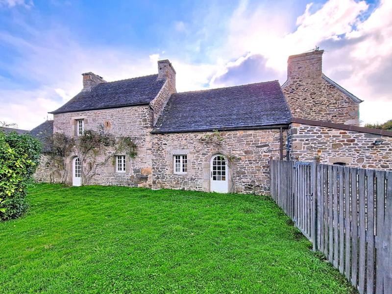 Maison - 278 m² - 13 pièces