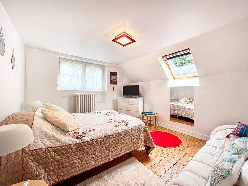 Maison - 215 m² - 8 pièces