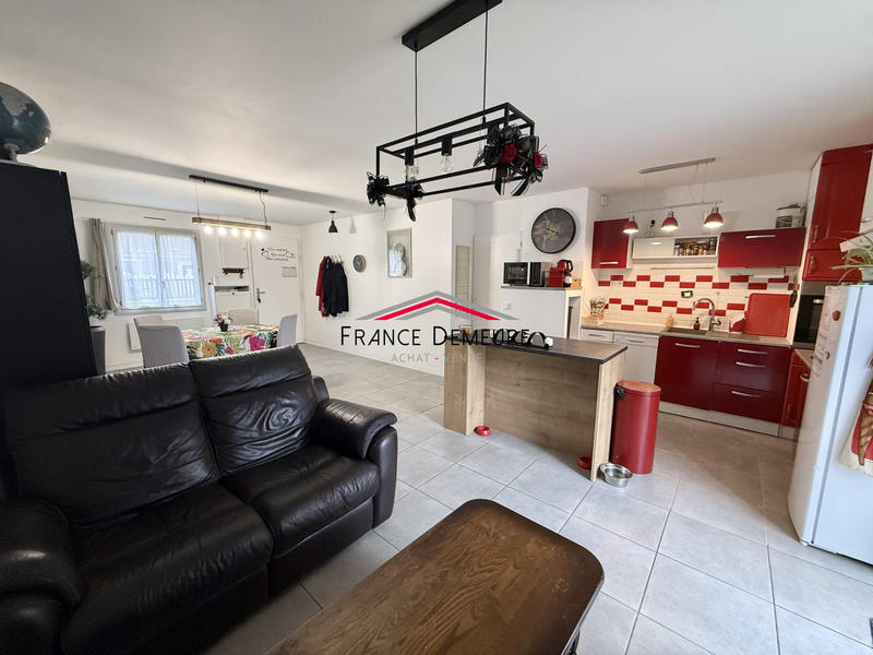 Maison - 75 m² - 5 pièces