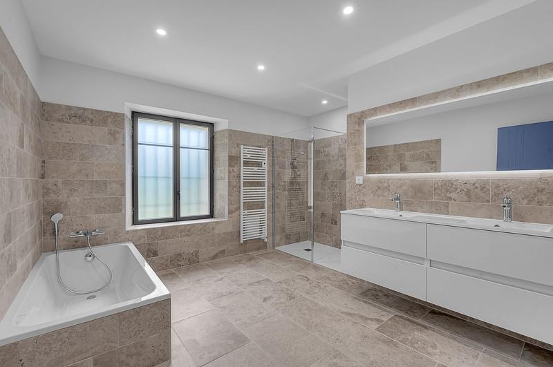 Maison - 282 m² - 5 pièces