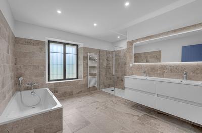 Maison - 282 m² - 5 pièces