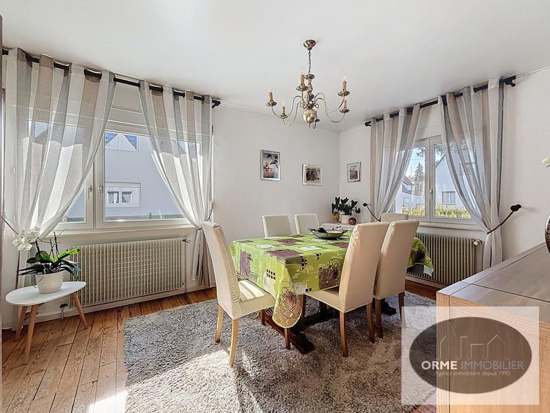 Maison traditionnelle - 110 m² - 5 pièces