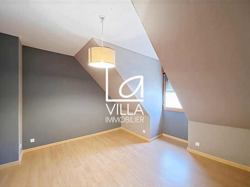 Maison traditionnelle - 117 m² - 6 pièces