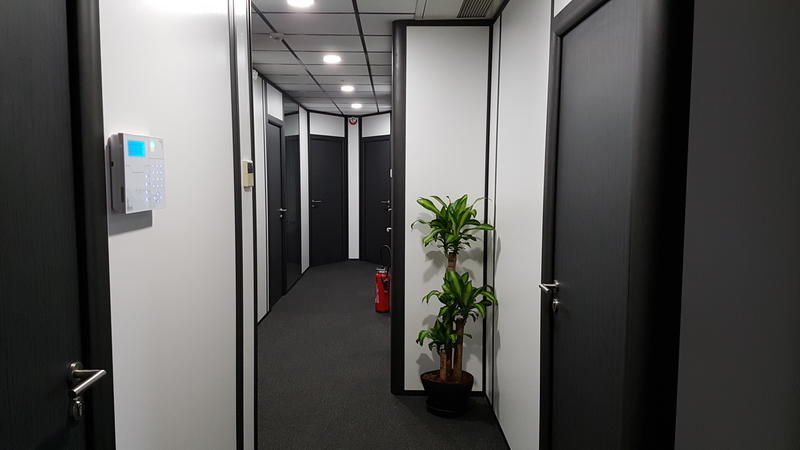 Bureau - 140 m² - 9 pièces