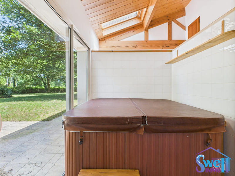 Maison contemporaine - 272 m² - 9 pièces