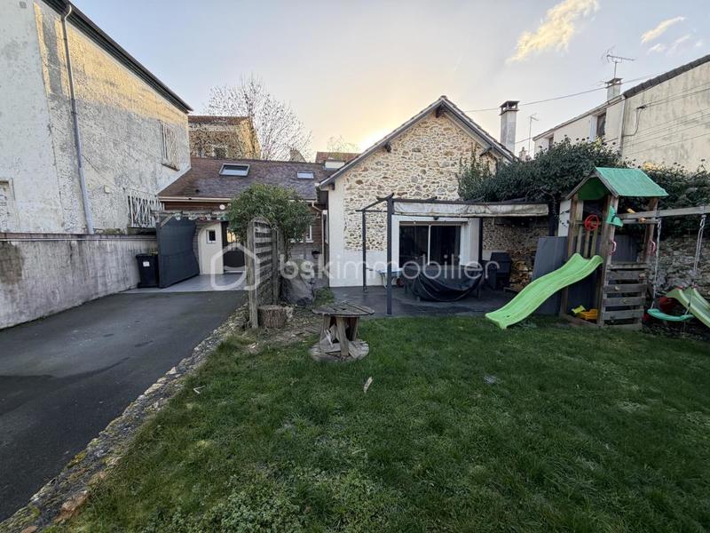 Maison - 105 m² - 5 pièces