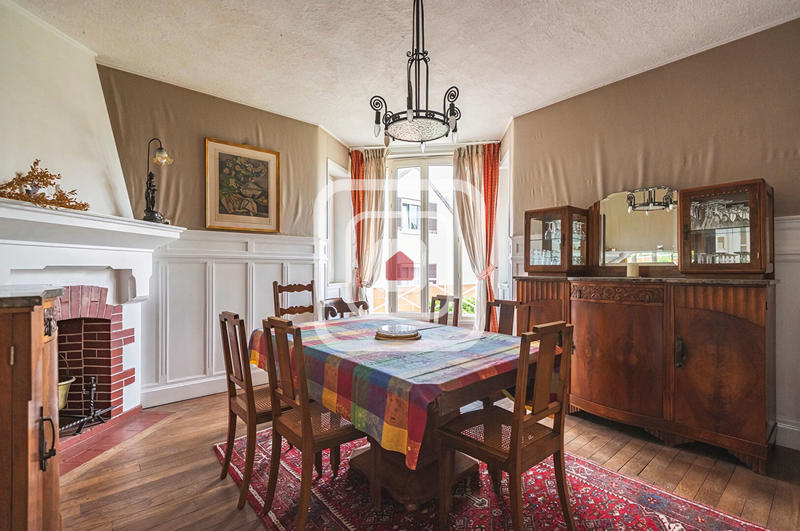 Maison - 185 m² - 7 pièces