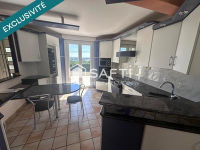 Maison - 159 m² - 8 pièces