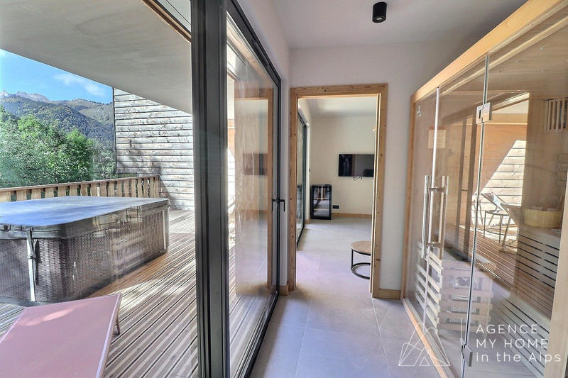 Maison - 180 m² - 5 pièces