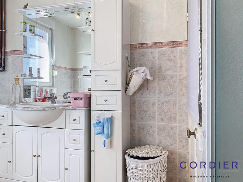 Appartement - 111 m² - 4 pièces