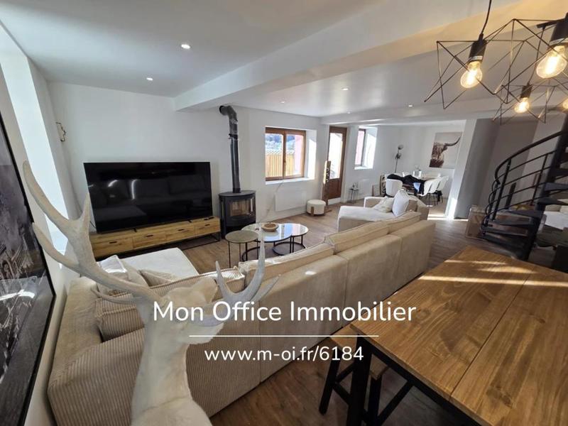 Appartement - 151 m² - 6 pièces