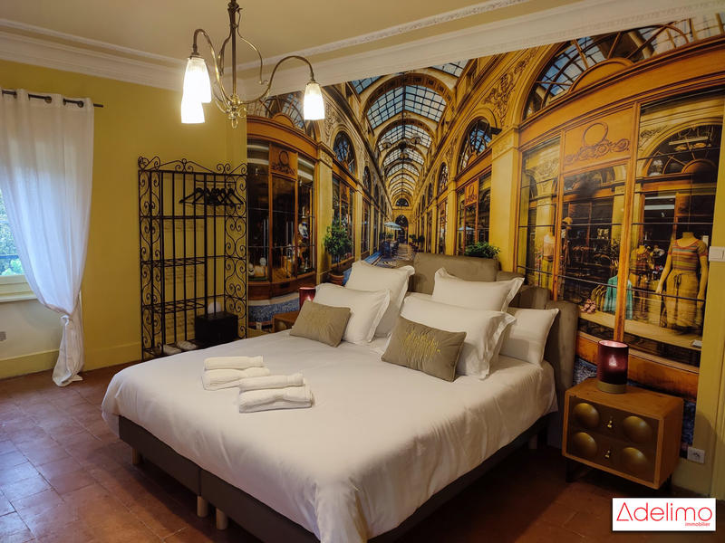 Maison - 408 m² - 12 pièces