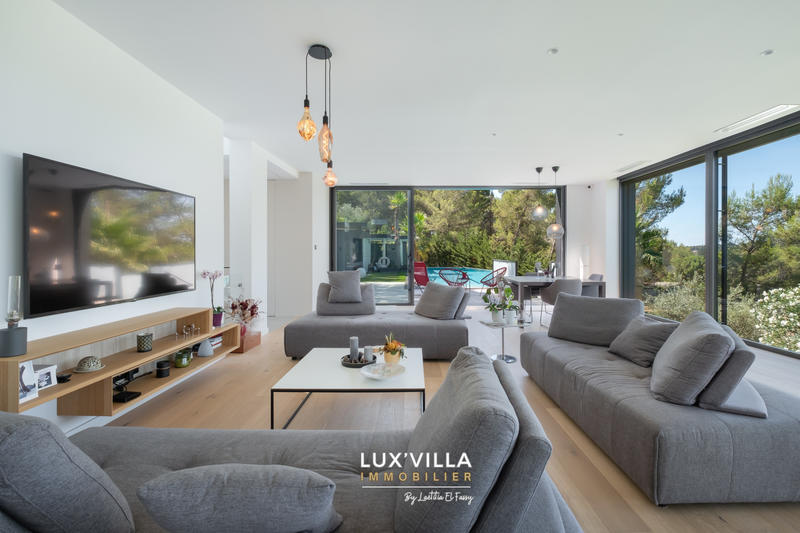 Villa - 397 m² - 10 pièces