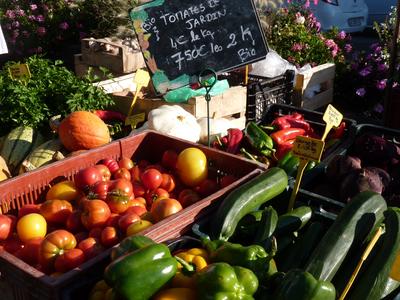 Marché éco-responsable et pêcheurs