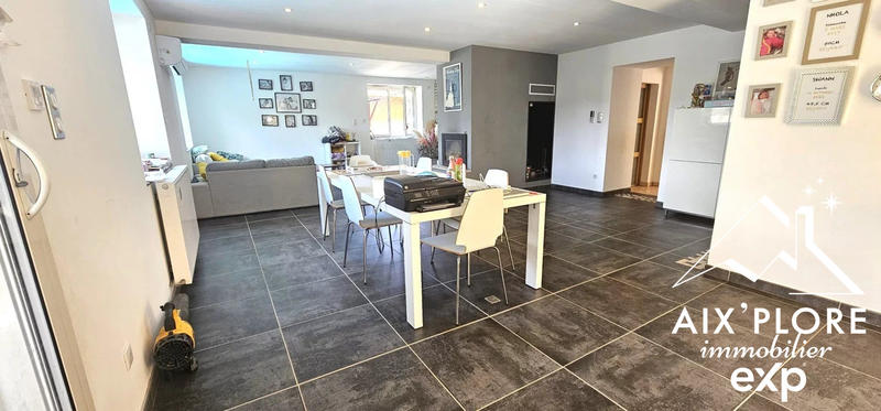 Maison - 210 m² - 7 pièces