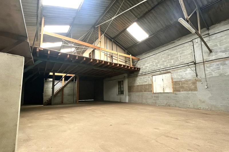 Local d'activités - 300 m²