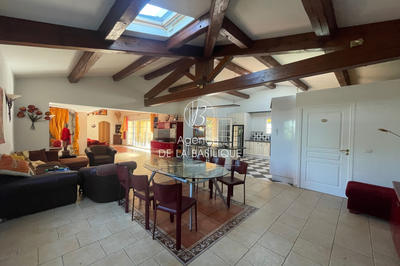 Maison - 300 m² - 7 pièces