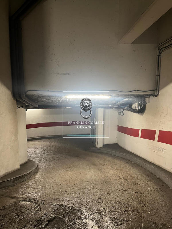 Parking / Garage - 13 m²