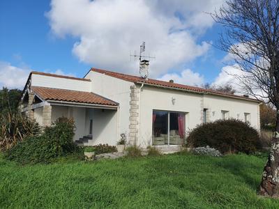 Maison traditionnelle - 120 m² - 4 pièces