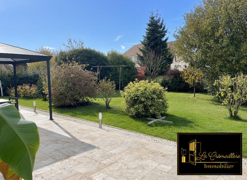 Maison - 163 m² - 9 pièces