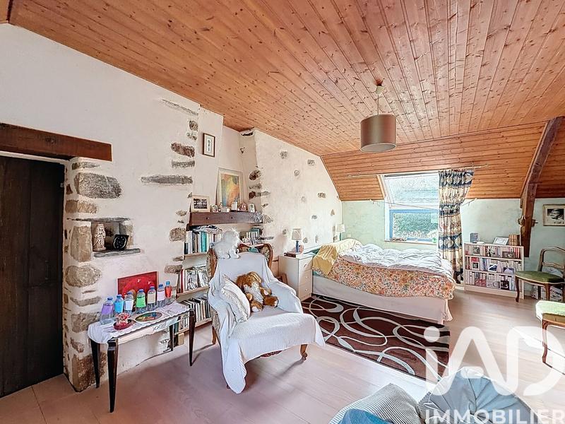 Maison - 270 m² - 9 pièces