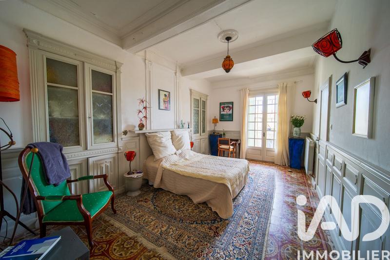 Maison - 345 m² - 10 pièces