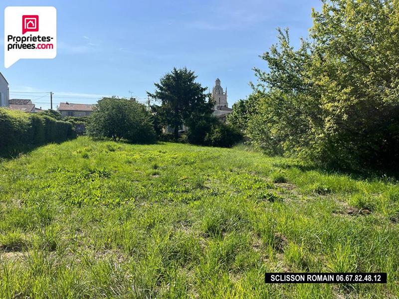 Terrain constructible - 1 255 m²