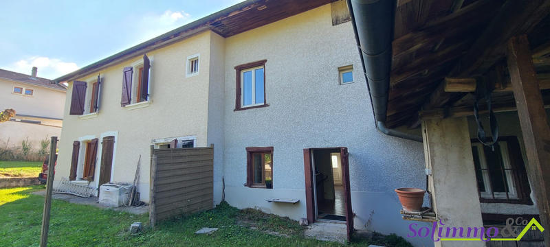 Maison - 255 m² - 11 pièces