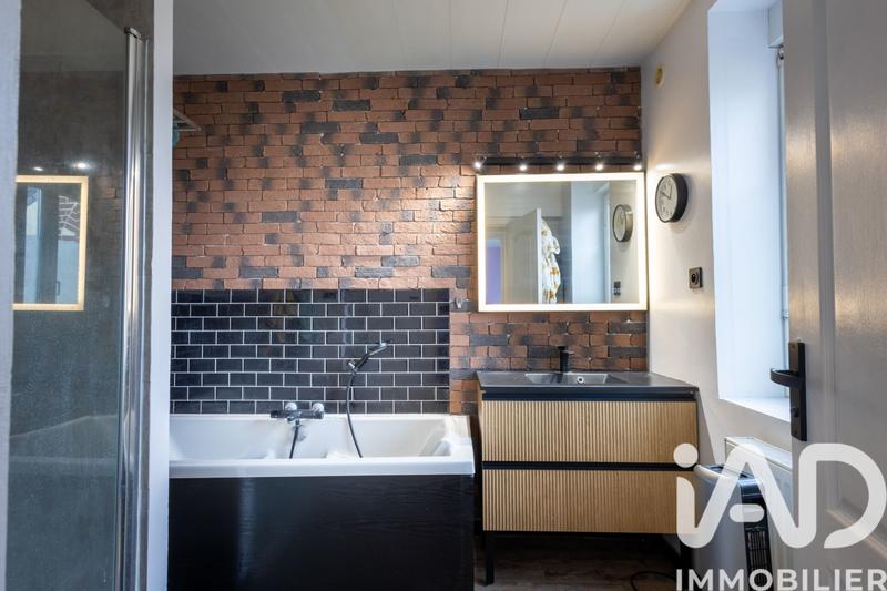 Maison - 260 m² - 8 pièces