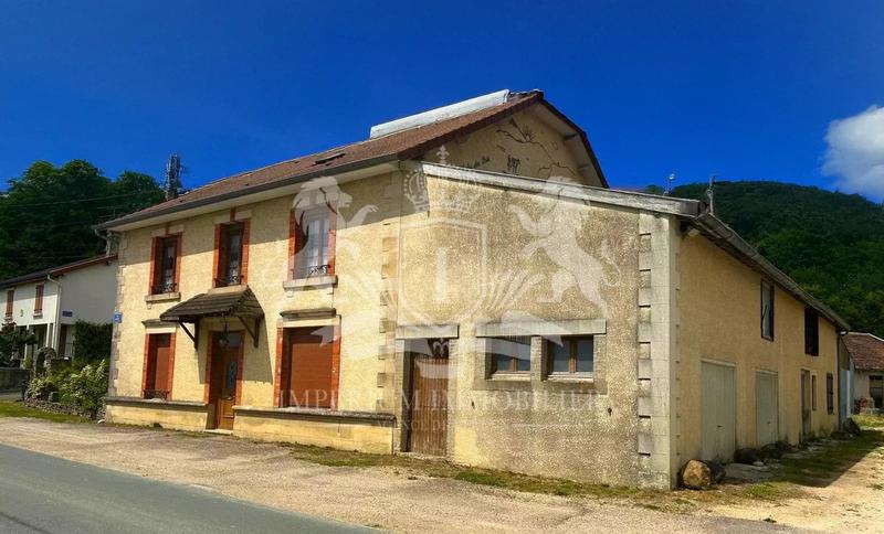 Maison de village - 267 m² - 7 pièces