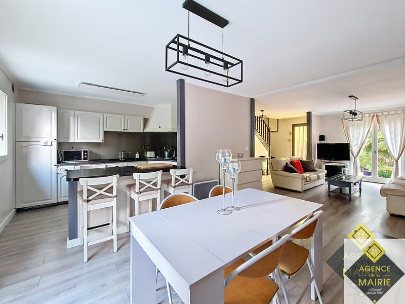 Maison - 115 m² - 6 pièces