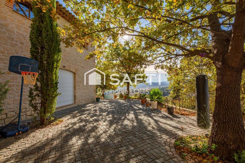 Maison - 232 m² - 8 pièces