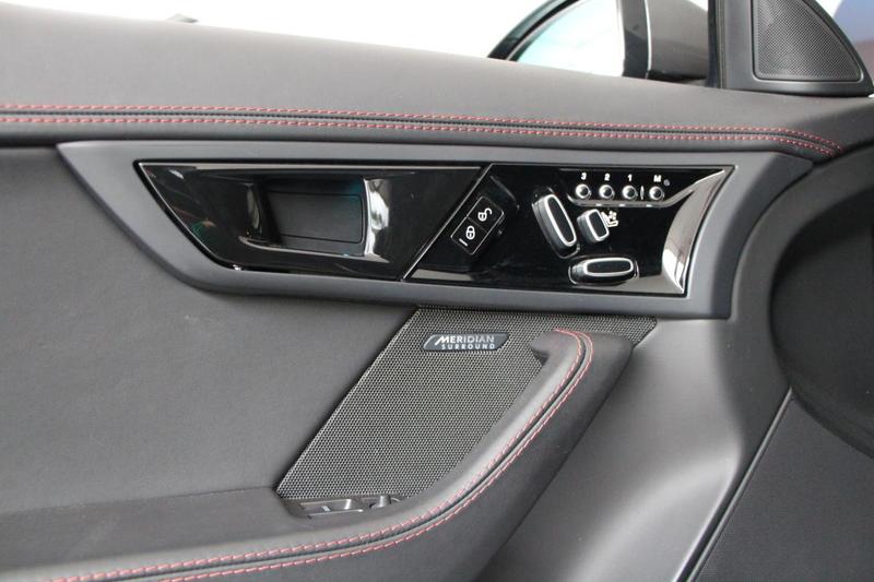 Jaguar F-Type Coupe V8 5l Suralimente 550 ch Bva8 Awd R