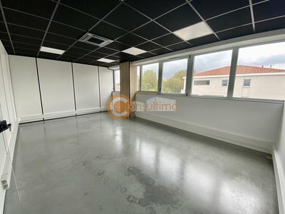 Bureau - 148 m²